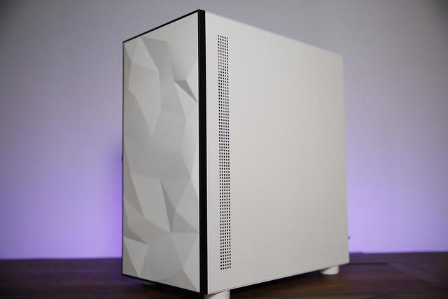 白色更优雅分享爱国者yogom1游戏药丸迷人小机箱