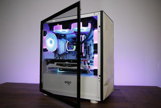 白色更优雅分享爱国者yogom1游戏药丸迷人小机箱