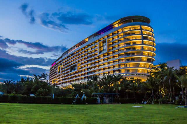 国内第一座7星级酒店,总耗资高达36亿,却