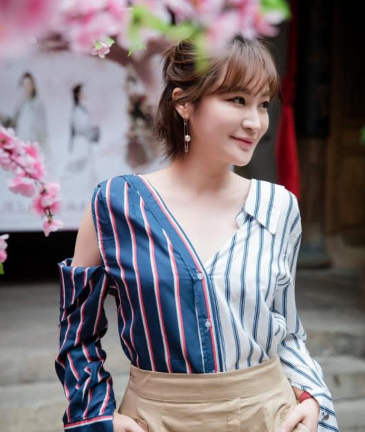 央视美女主持人,相恋4年男友移情别恋,如今44岁还孤身一人?