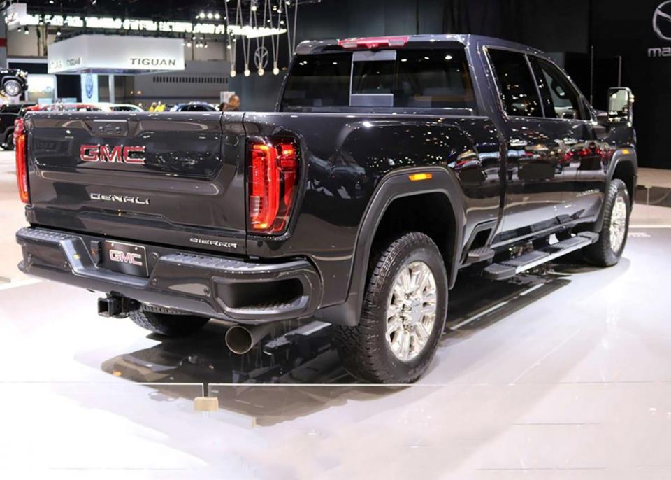 6l涡增v8柴油机头,峰扭高达1233牛·米,不愧为拖车神器