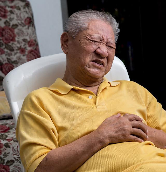 心梗的死亡率是很高的,一般在30%以上,即便积极救治,两小时内死亡的