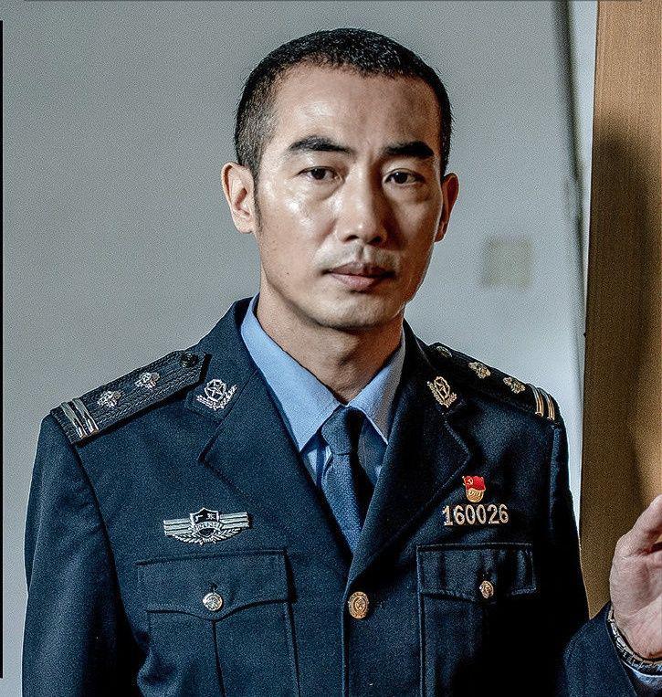 破冰行动:3个证据证明,林耀东说的"老爷子"不会是局长罗旭