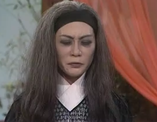 梅超风打坐练九阴白骨爪,扮演者打坐差点走火入魔,今72岁仍单身