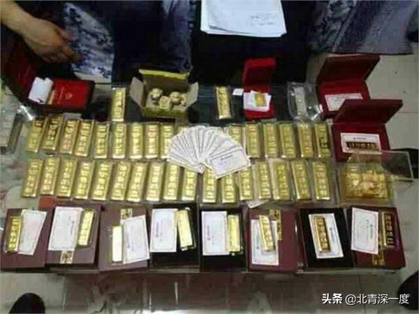 河北小官巨腐:时隔5年 河北“小官巨腐”代表马超群案将开庭 家中发现的大量金条