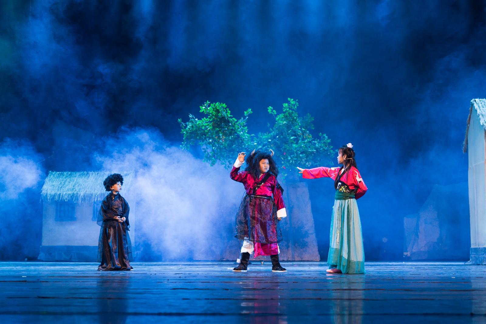 泰安儿童神话剧灵童仙子首演成功小演员不畏炎热惹人怜