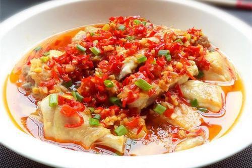 剁椒蒸鸡腿和猪肉炖黄花菜家常做法,口味相当优秀,健康滋补!