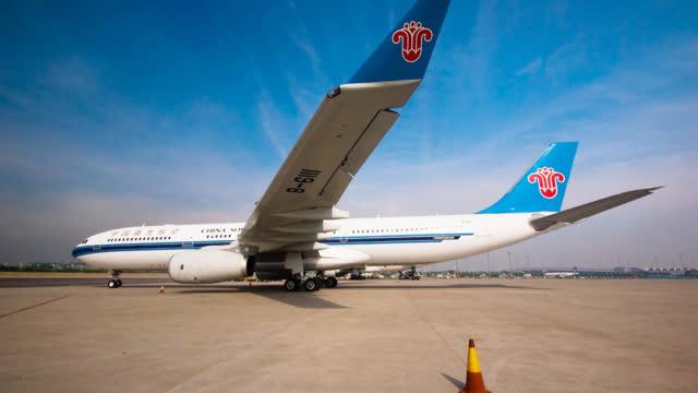 南航:公司旗下波音737max飞机24架,停飞损失暂时无法估计