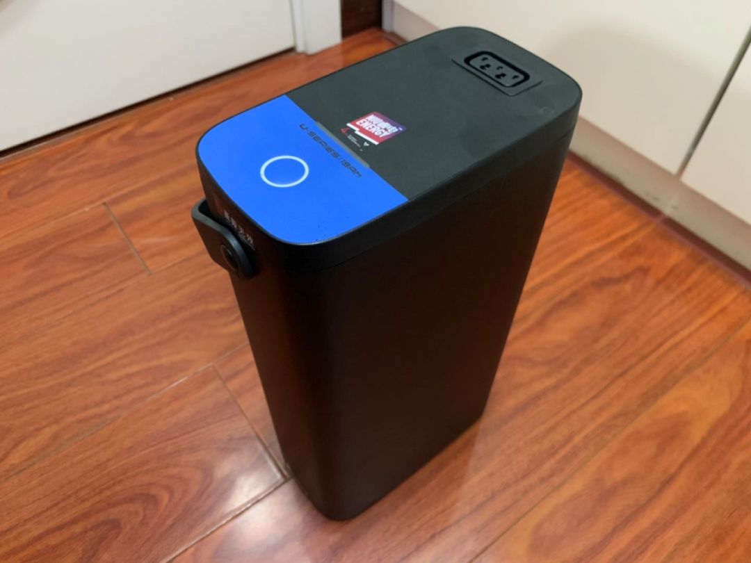 但使用者要续航强,小牛从最开始的产品就用了相比铅电池更轻,体积更小