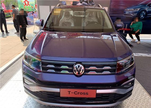 12万多就买它,年轻人想要的suv,网友:升高底盘的"大众polo