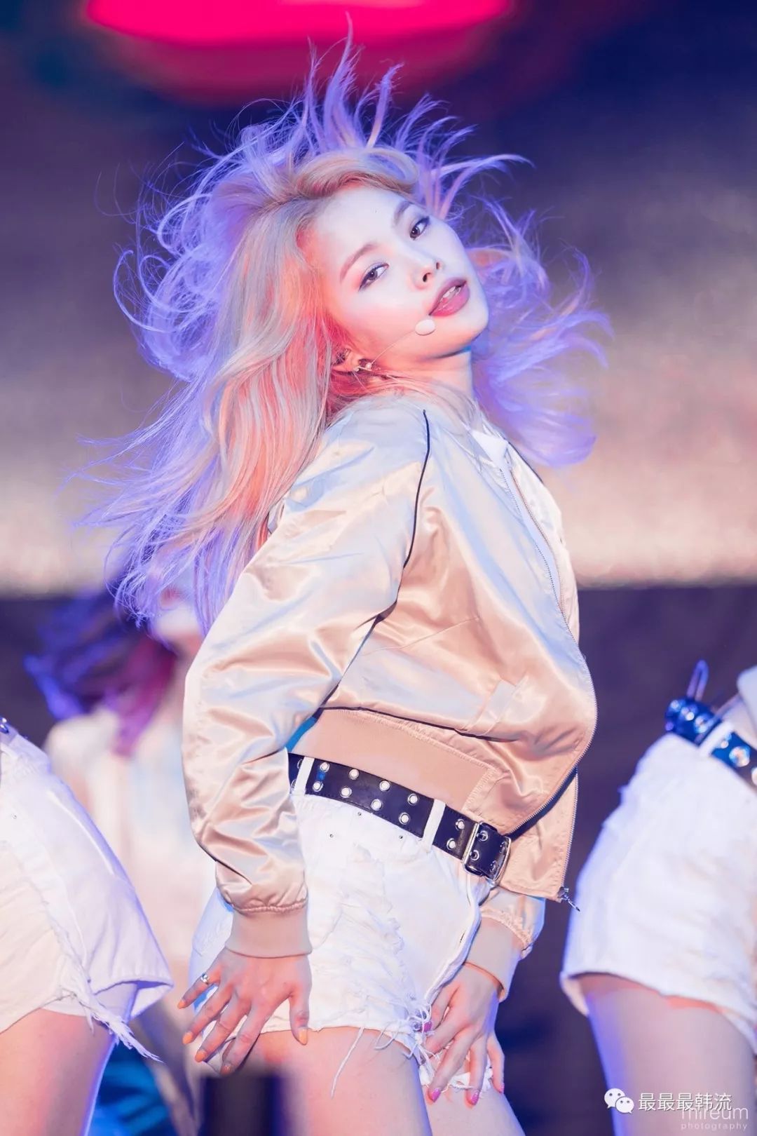 金黄中长发是外冷内热的御姐feelrina 姜昭恩在众多女爱豆cos小丑女中