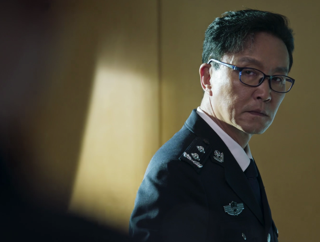 破冰行动和人民的名义一个吴刚两种做人