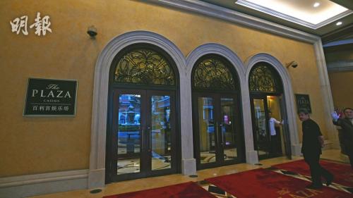 澳门场:2名男子澳门场抢走300万港元筹码 警方正追缉 澳门四季酒店百利宫娱乐场。图片来源:香港《明报》/卫永康 摄