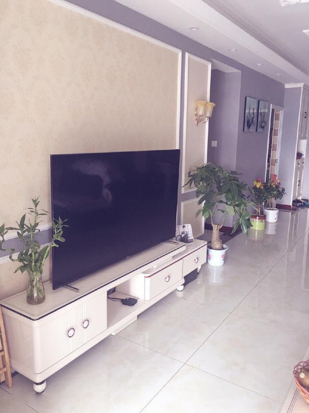 87平简单装修一番,老公把客厅阳台打通,天天和邻居打麻将