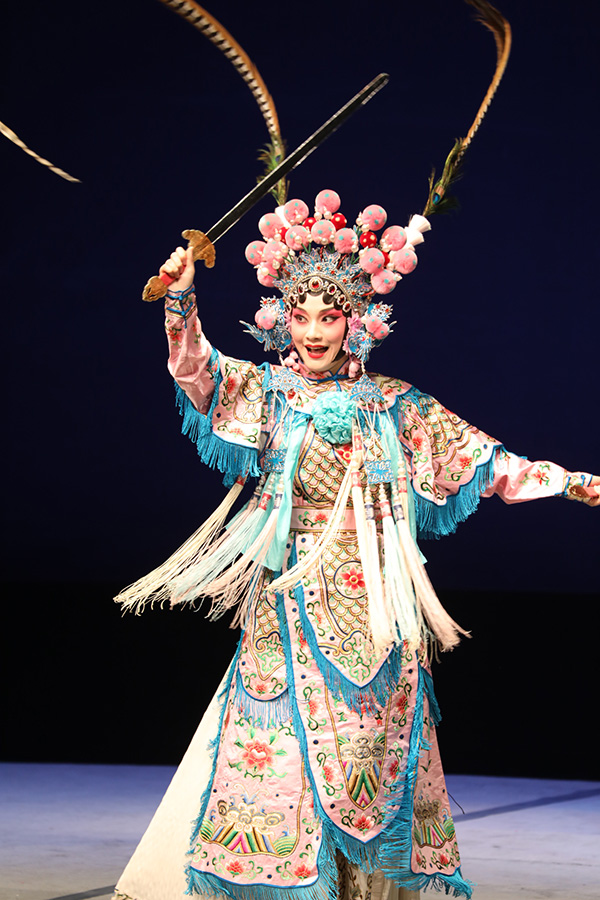 张冉《南柯记·瑶台》在上海昆剧团的大力支持下,当晚张冉演出了