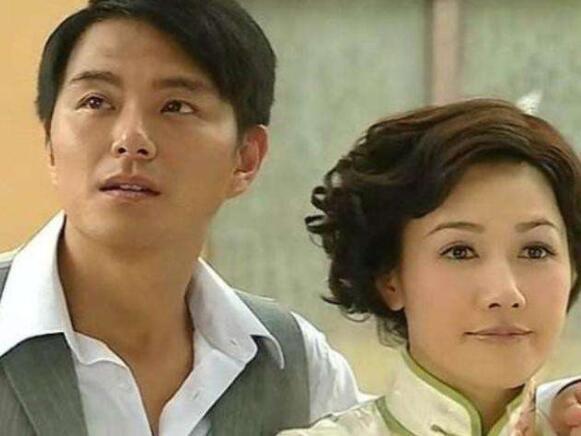 萧正楠黄翠如悄咪咪举办婚礼了，记得他曾因得罪麦浚龙被封杀4年