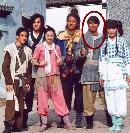 萧正楠黄翠如悄咪咪举办婚礼了，记得他曾因得罪麦浚龙被封杀4年