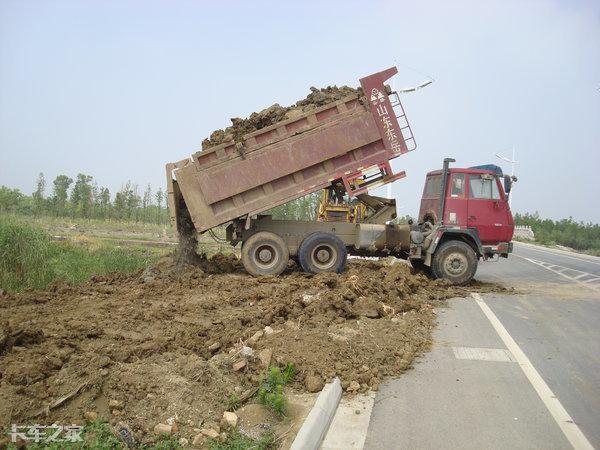不守规矩的城市渣土车该如何治理