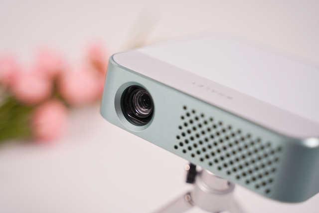 一台投影能给生活带来什么微鲸e2投影机告诉你