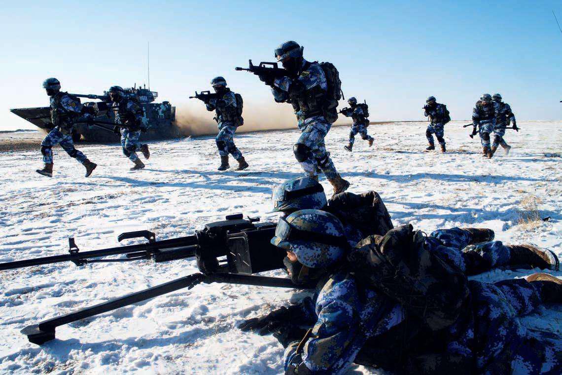 打架不比打仗差敢挑衅中国军人的外国兵最后一般都没好下场