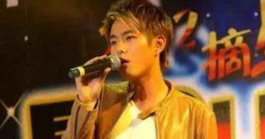 萧正楠黄翠如悄咪咪举办婚礼了，记得他曾因得罪麦浚龙被封杀4年