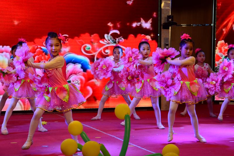 茌平:实验幼儿园新园区庆六一文艺演出火爆朋友圈