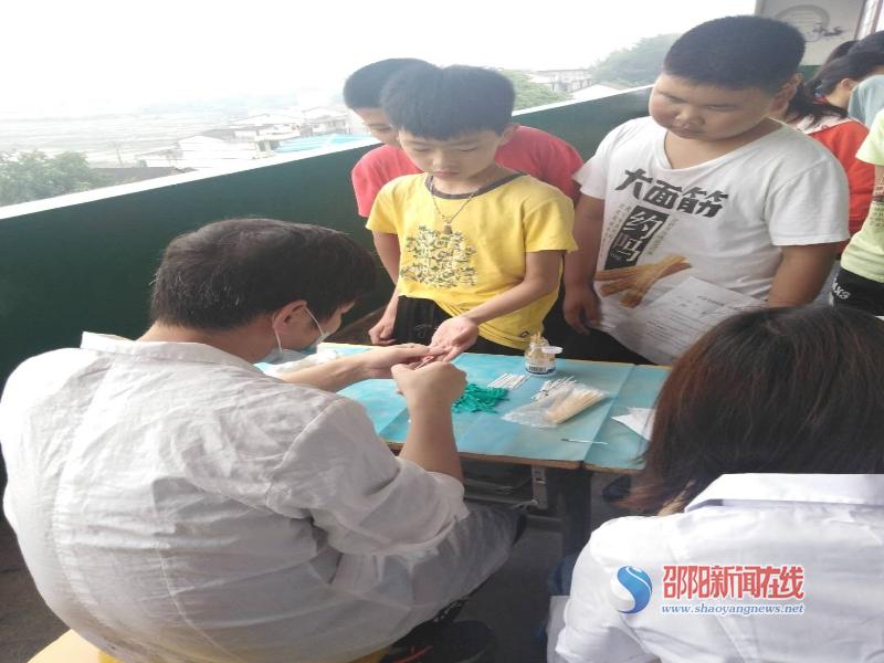 双清区火车中心完小开展乙肝表面抗原、抗体免