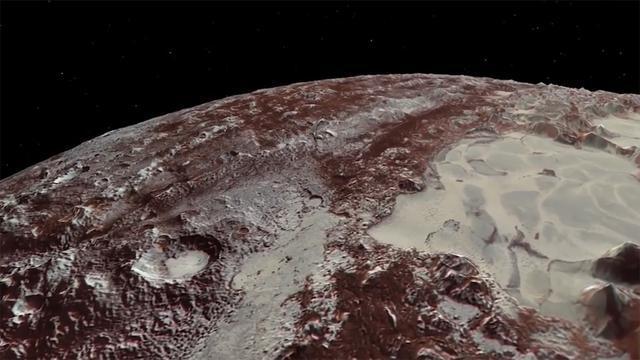 空间探测器传回的照片中,发现冥王星表面有疑似生命体爬行的印记|冥王