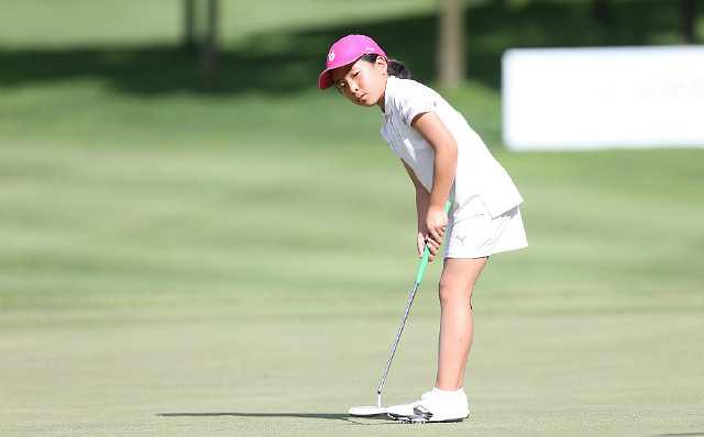 北京,近日,刘国梁女儿刘宇婕现身某高尔夫球比赛.