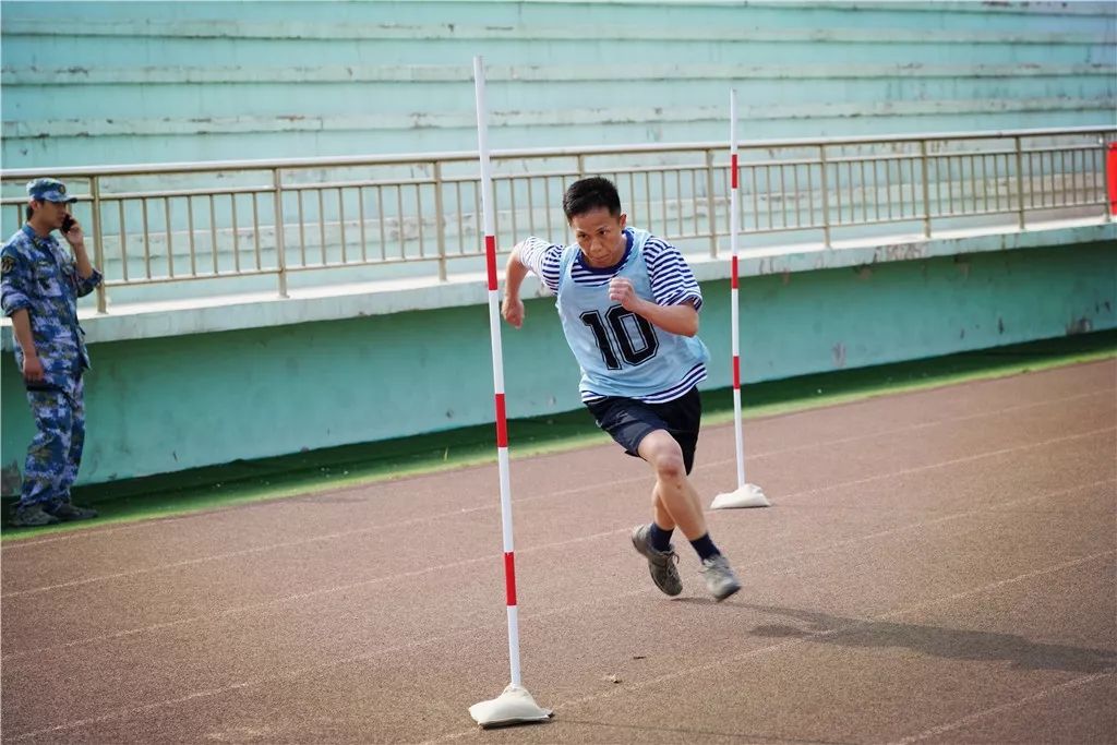 征途再短,也要全力以赴 30米×2蛇形跑的每一个 加速,减速,转弯 都