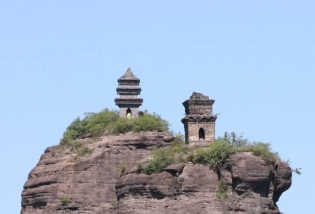 河北双塔山的顶端神秘寺庙,怎样建成的?至今也没人知道