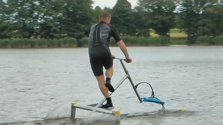 美国大学生研发水鸟自行车,水中最高时速27千米,168元一辆