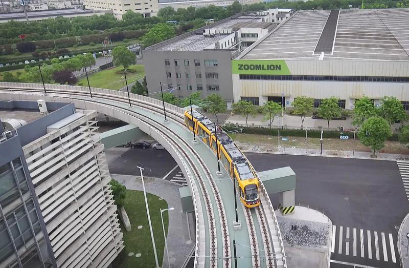 有轨电车2期今起不载客试运行,可换乘地铁9号线,年内还将连接金山铁路