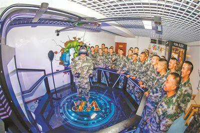 周末,新疆军区某师官兵畅玩VR游玩。李仁锡摄