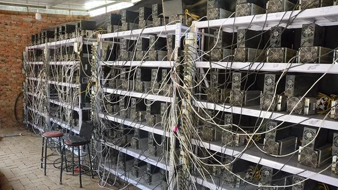 新京报谈大渡河比特币矿场泛滥监管何以失守