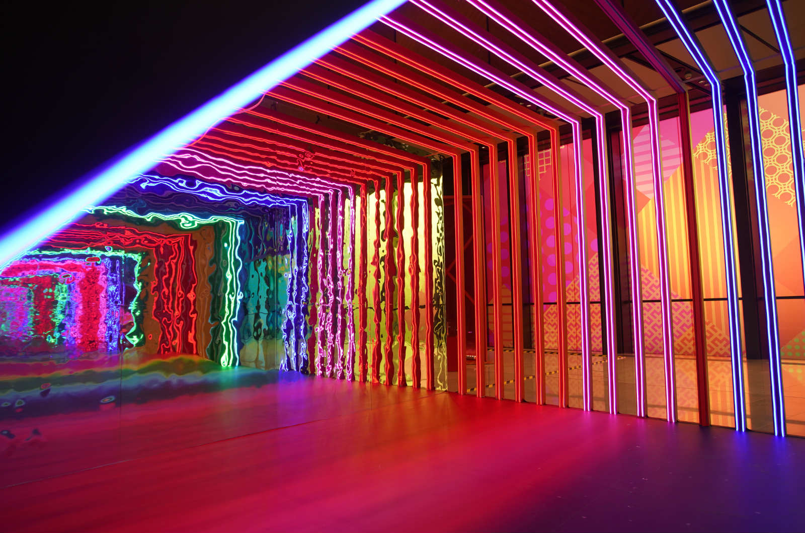 艺术商业融合新玩法,动态艺术装置助力王府中环周年庆|中环|王府|商场