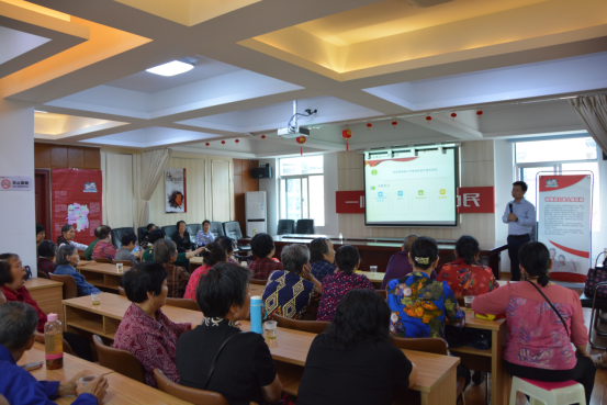 别信高回报小心套路贷 湖南活力老人俱乐部公益讲堂进泉塘