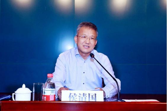 省电力公司董事长侯清国出席驻村第一书记培训班并到娘娘庙村调研