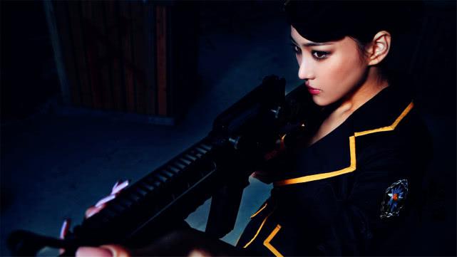 如今还依旧有玩家选择使用他所代言的游戏角色夜玫瑰,不过由于年代比