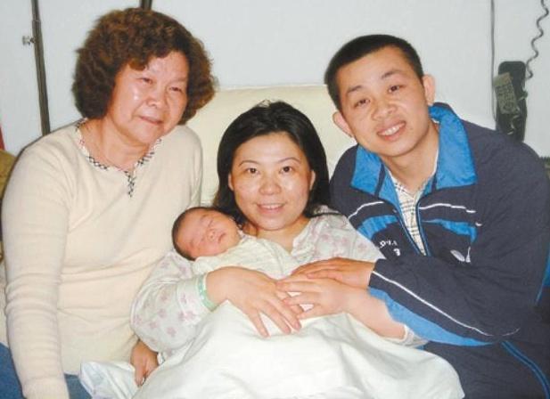 林瀚铭已经是北京二队的队员了邓亚萍和林志刚也从中教导儿子吧