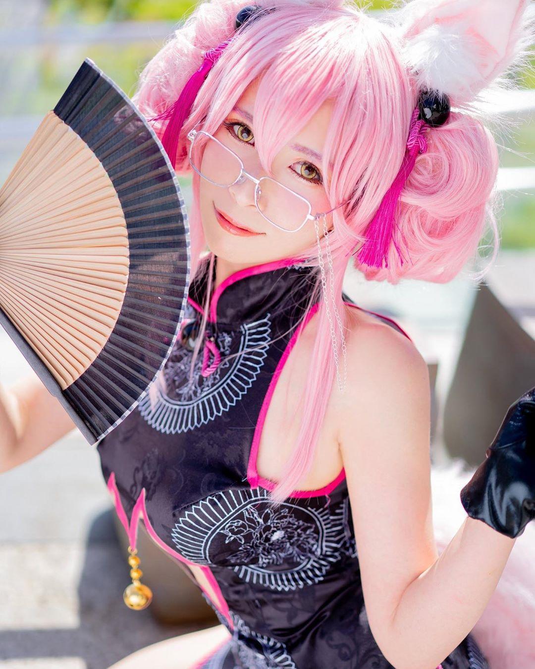 妖娆美女cos斯卡哈,网友大呼:性感一出无人能出其右!