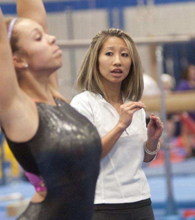 她与美国体操界的名将肯姆-加森霍喜结连理,还生了一个混血宝宝