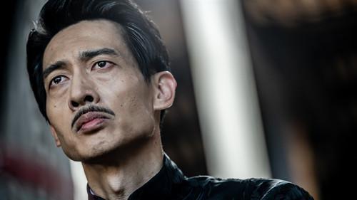 破冰行动中他比大哥小12岁比女婿大5岁他真实年龄已成谜