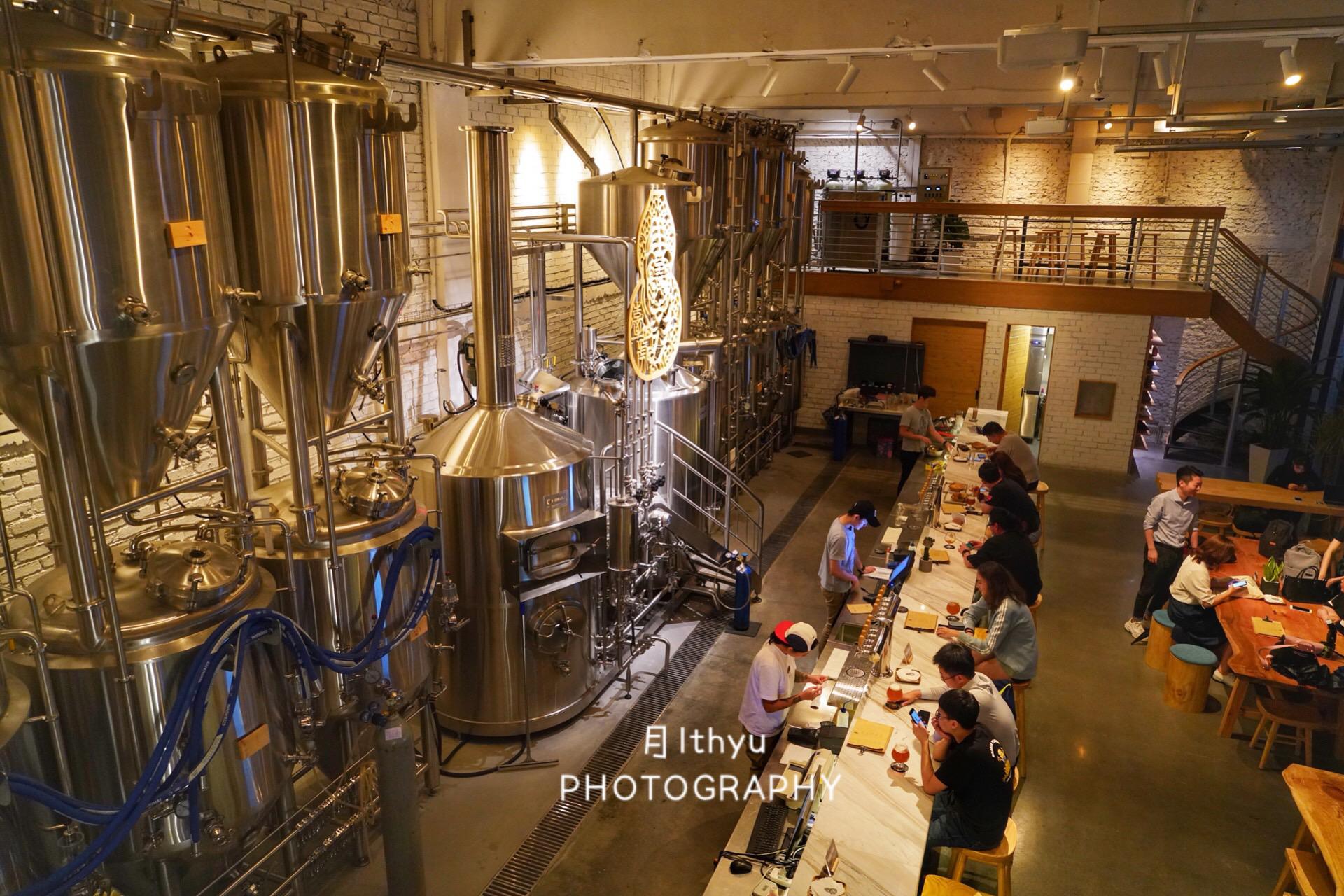 在啤酒工厂中好好过把精酿瘾,由管道直接输送现接现喝,赞