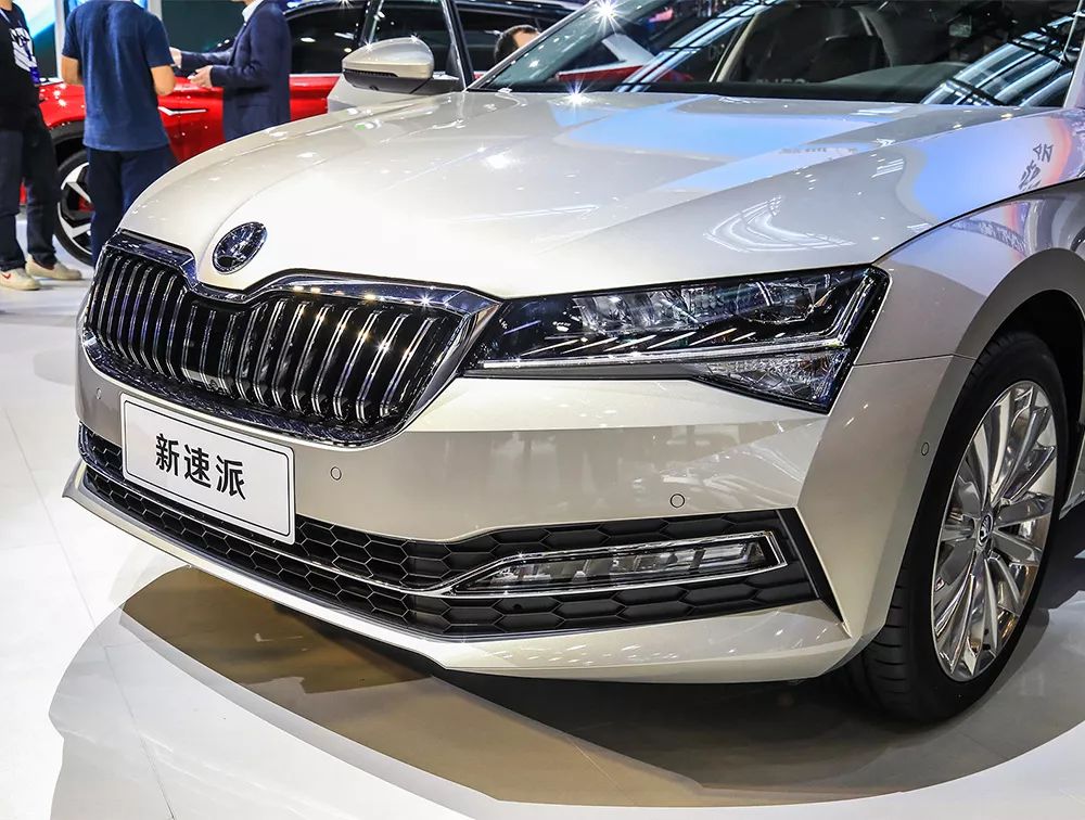 15万出头,又一德系b级车新款亮相,搭更多科技配置!