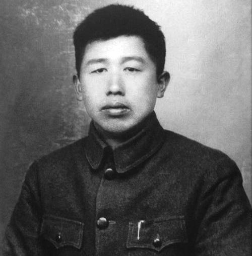 开国上将给开国大将带路大将感觉不对劲举起棍子就打