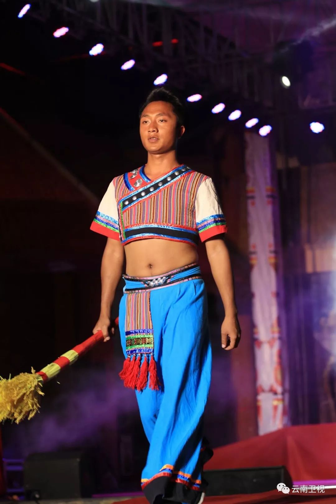 佤族服饰制作者刘凡琼:通过服饰感受浓浓佤山情