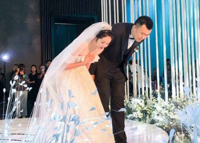 南北明星内线婚礼pk,南方新郎完败还遭周琦调侃