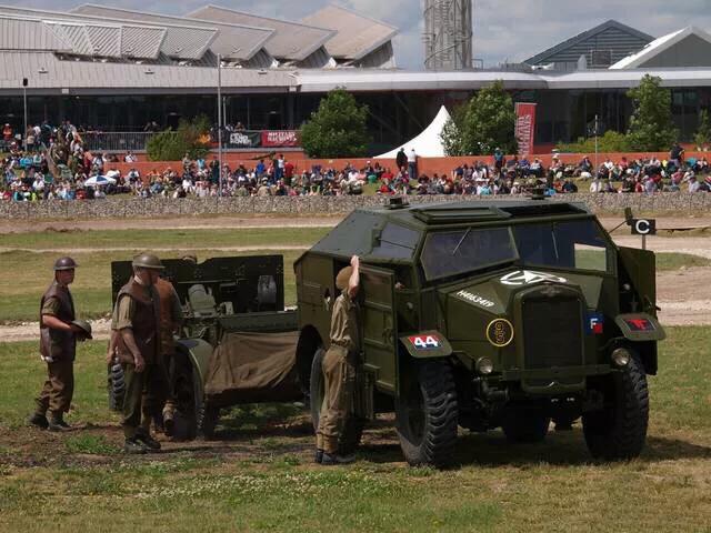 回看英帝萌丑的二战火炮牵引车