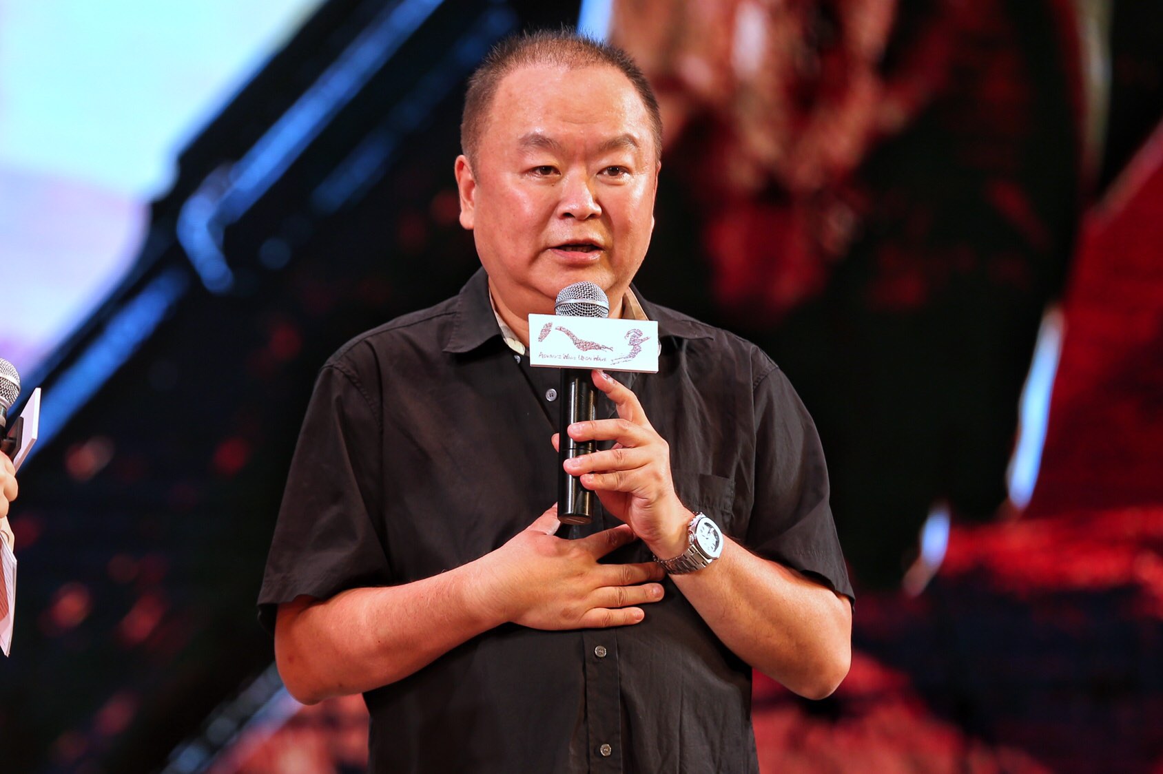 高希希电影《八子》外景地条件艰苦,主演邵兵吐"黑水"